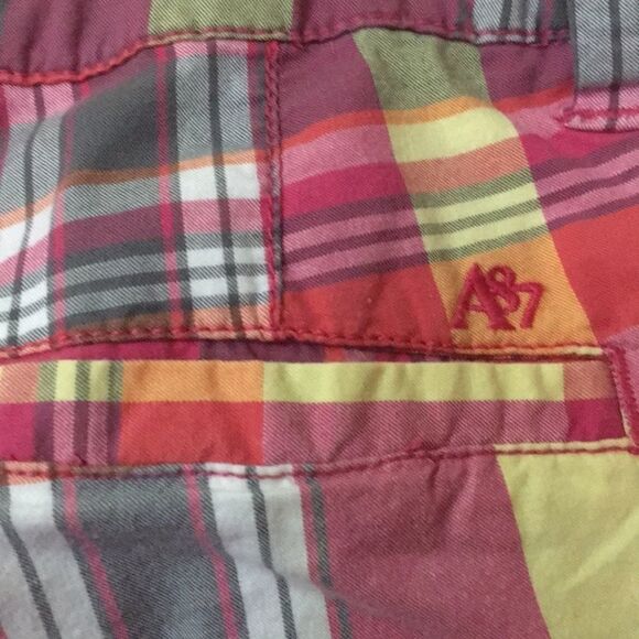 Vintage Plaid Stretch Bermuda Shorts 1/2 - Picture 3 of 11